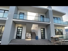 Hệ thống hàng rào kính không khung có thể tùy chỉnh cho hàng rào ngoài trời an toàn và hiện đại