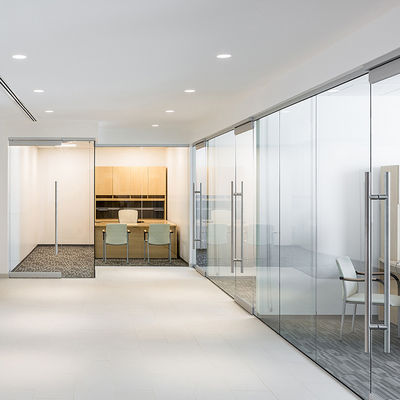 Phân ngăn kính thương mại kín tiếng bảo trì và làm sạch dễ dàng