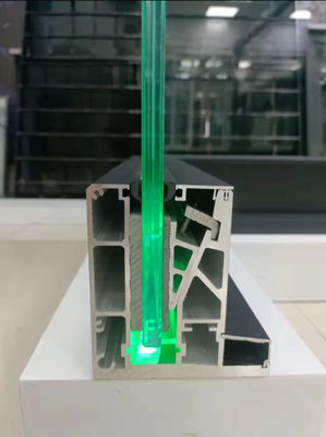 Lamel U Channel Glass Balustrade Lắp đặt trên cùng với kính mạ