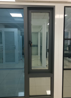 Cửa sổ tròn tròn hiện đại với kính hai kính