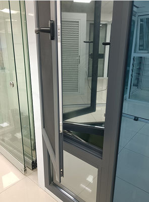 Cửa sổ tròn tròn hiện đại với kính hai kính