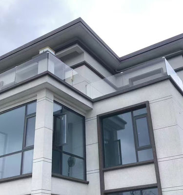 Lớp phủ bột nhôm U Channel Glass Railing cho môi trường xây dựng