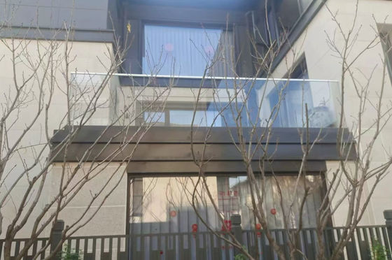 Ban công nhôm U Channel Glass Railing U Channel Balustrade bền vững