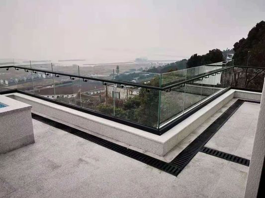 Đường rào kính U Channel Aluminium hiện đại Đường rào balcony kính không khung tùy chỉnh