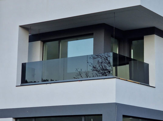 Tùy chỉnh Mượt mà không có khung kính Balustrade chống bụi và dễ dàng làm sạch