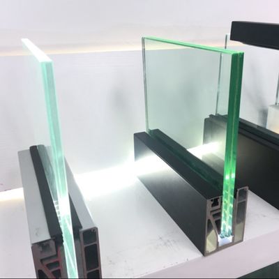 Hệ thống U Channel kính cường lực 800-1200mm ổn định với tay vịn nhôm đảm bảo an toàn và tính thẩm mỹ