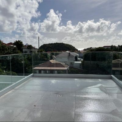 Mở nhìn không khung thủy tinh hàng rào ban công Balustrade thủy tinh U kênh với đèn LED