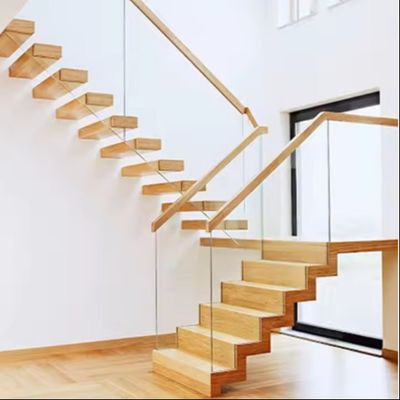 Thiết kế biệt thự cầu thang nổi Thép không thể nhìn thấy với hàng rào thủy tinh bằng gỗ