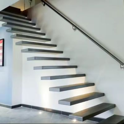 Đèn LED tự động tùy chỉnh cầu thang gỗ nổi trong nhà với chùm thép không gỉ vô hình