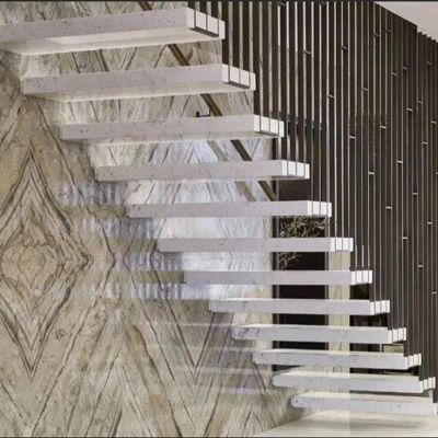 Đèn LED tự động tùy chỉnh cầu thang gỗ nổi trong nhà với chùm thép không gỉ vô hình