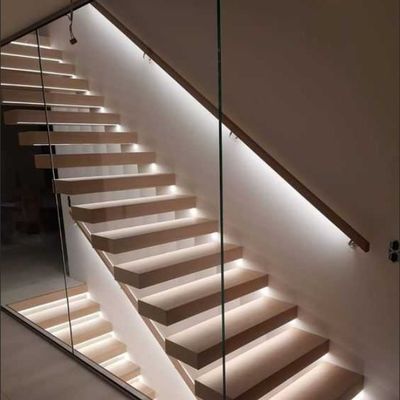 Thang nổi thiết kế hiện đại tùy chỉnh với ván thạch anh và dây đơn vô hình