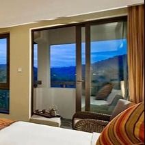 Cửa sổ trượt nhôm kính cường lực hai lớp cách nhiệt với bảo hành 10 năm và khả năng chịu gió