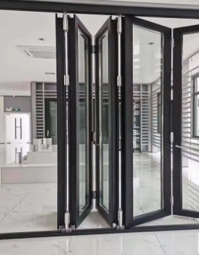 Thiết kế hệ thống cửa gấp trượt nhôm Kiểm soát không thấm nước Khóa nhiệt chống âm cửa kính