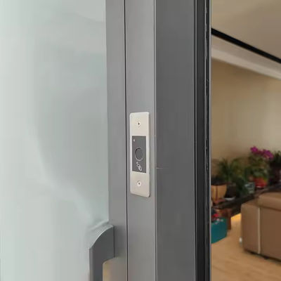 Cửa xoay nhôm bên trong bằng thép không gỉ với kính trong suốt và độ dày khung 1,8mm