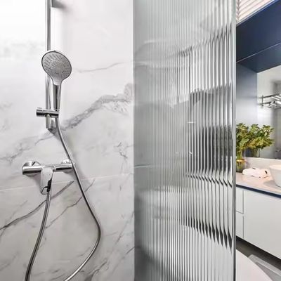 Vách ngăn phòng tắm nội thất nhôm tùy chỉnh với độ dày profile 1.4mm và kính mờ
