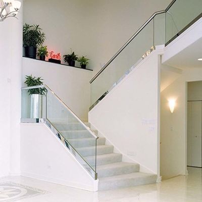 Thang cầu thang được tùy chỉnh Cửa tháp thủy tinh đậm chất cho cầu thang bên trong Balustrade