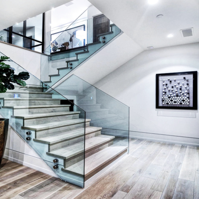 Thang cầu thang được tùy chỉnh Cửa tháp thủy tinh đậm chất cho cầu thang bên trong Balustrade